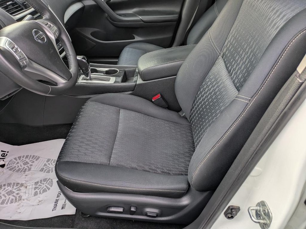 2018 Nissan Altima Image 10