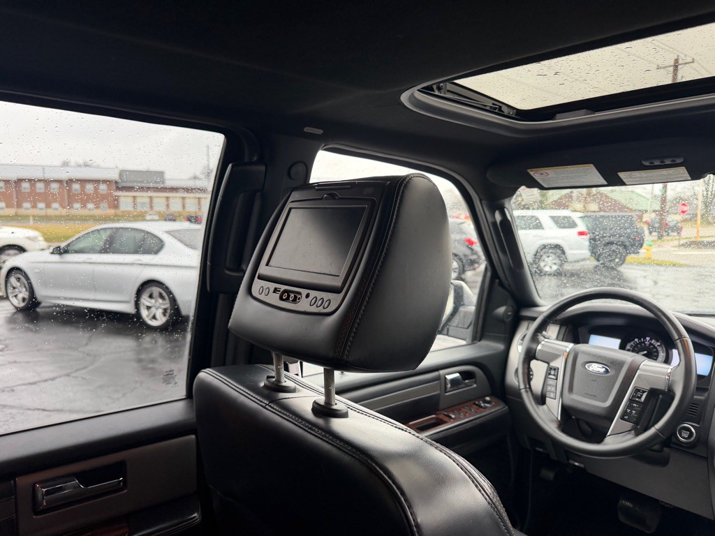 2016 Ford Expedition Image 17