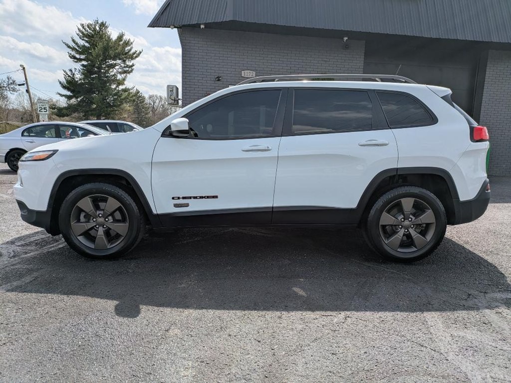 2016 Jeep Cherokee Image 2
