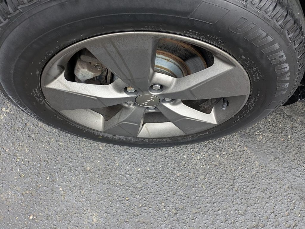 2016 Jeep Cherokee Image 8