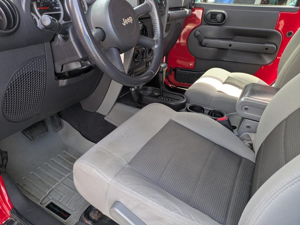 2010 Jeep Wrangler Image 11