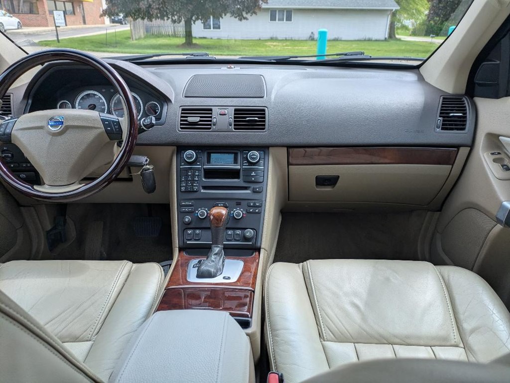 2014 Volvo XC90 Image 11
