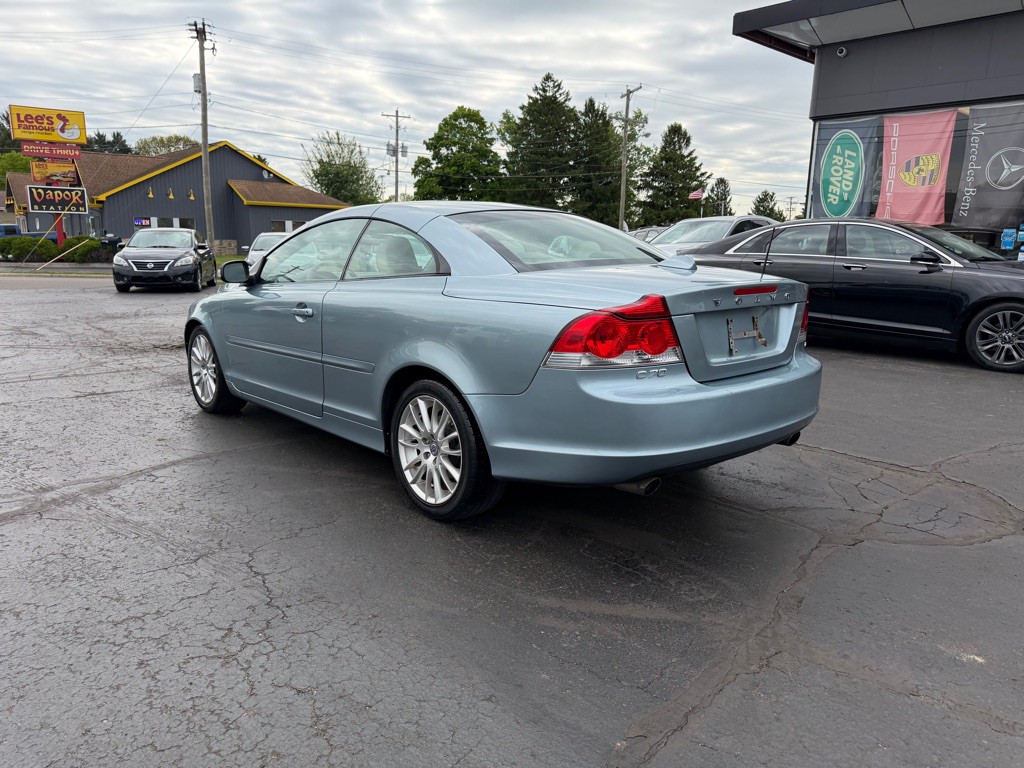 2009 Volvo C70 Image 4