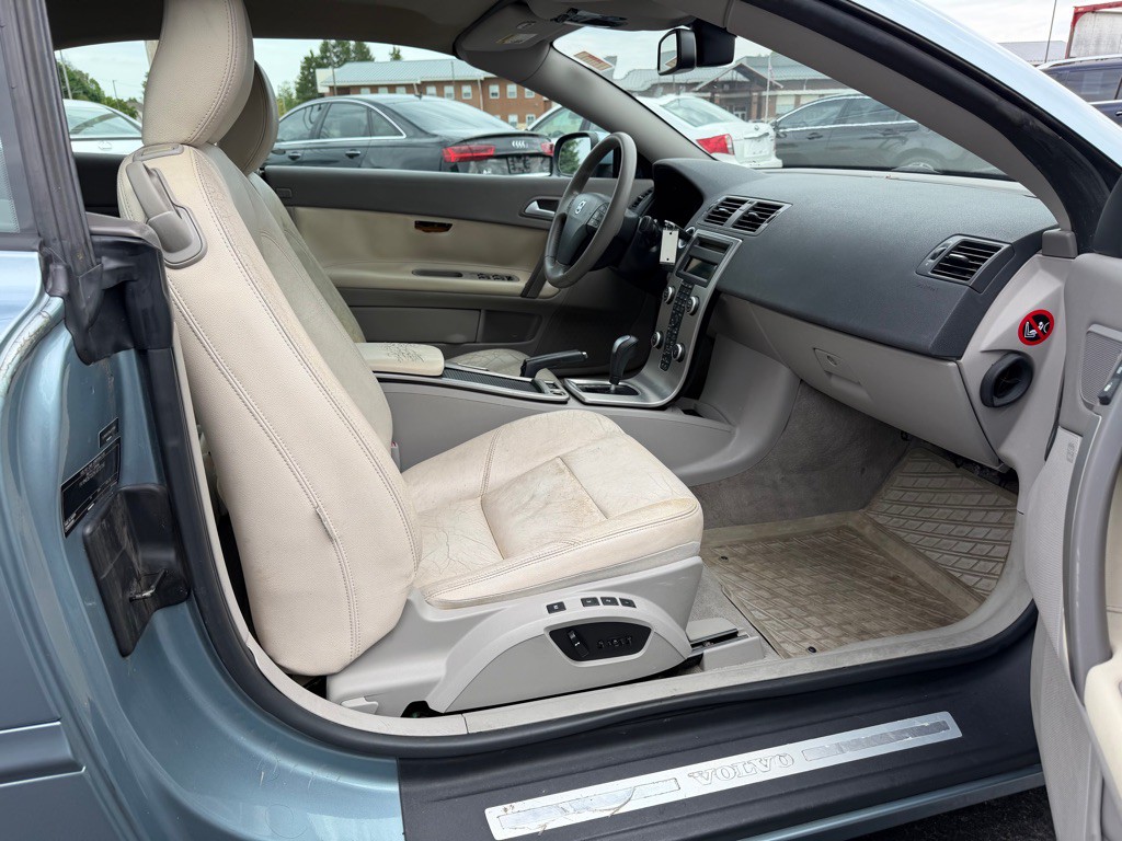 2009 Volvo C70 Image 11