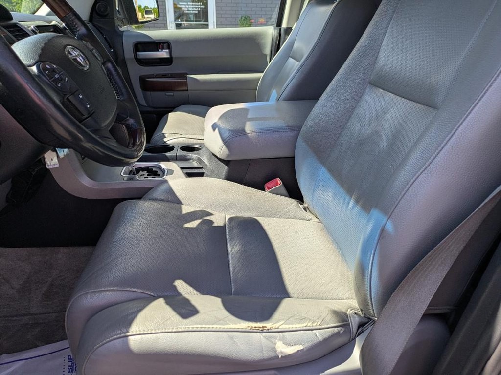 2011 Toyota Sequoia Image 10