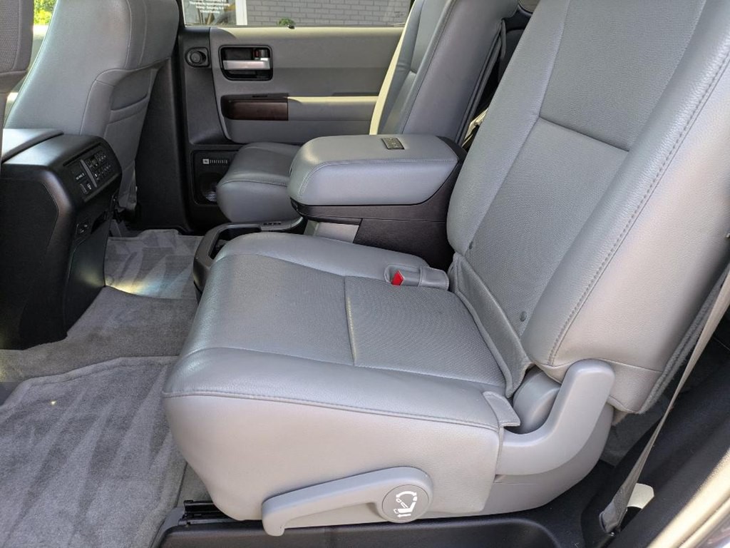 2011 Toyota Sequoia Image 15