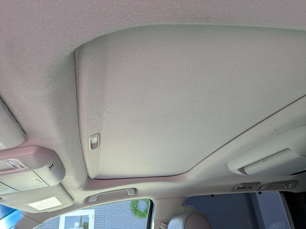 2011 Toyota Sequoia Image 20