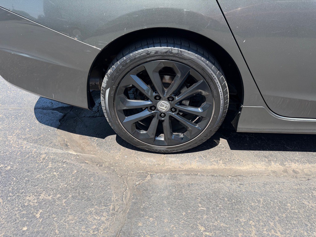 2013 Honda Accord Image 10