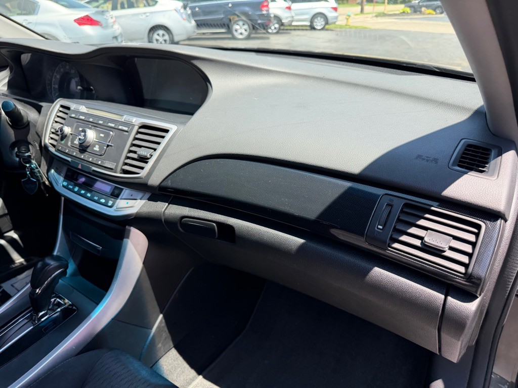 2013 Honda Accord Image 12