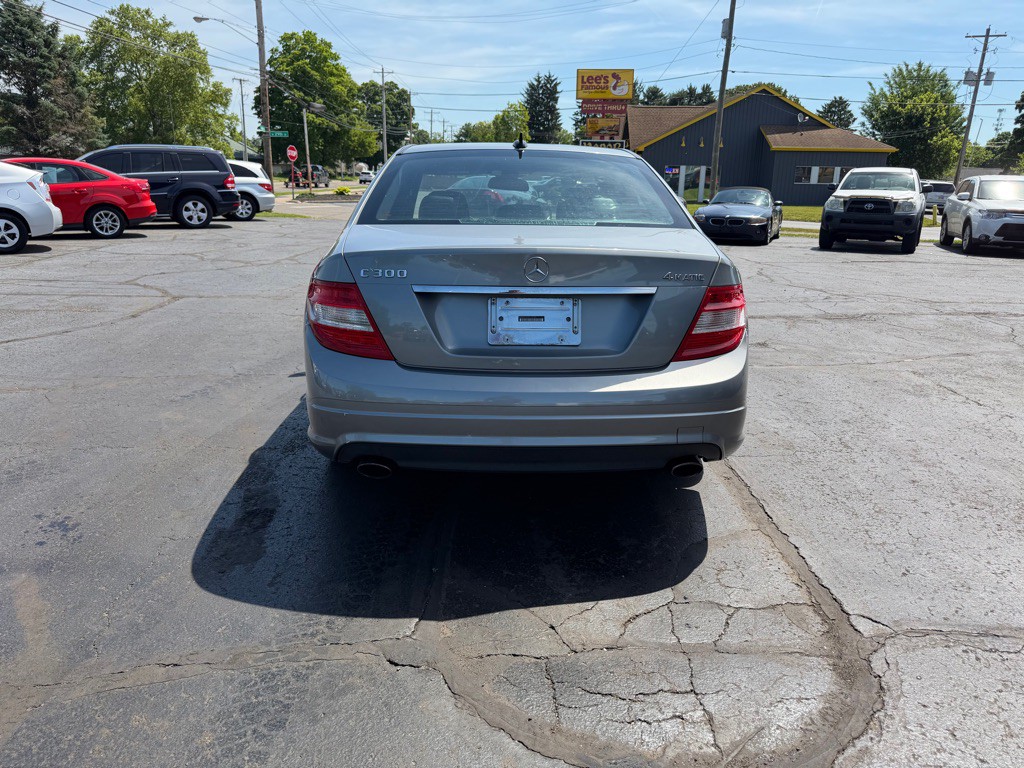 2008 Mercedes-Benz C-Class Image 9