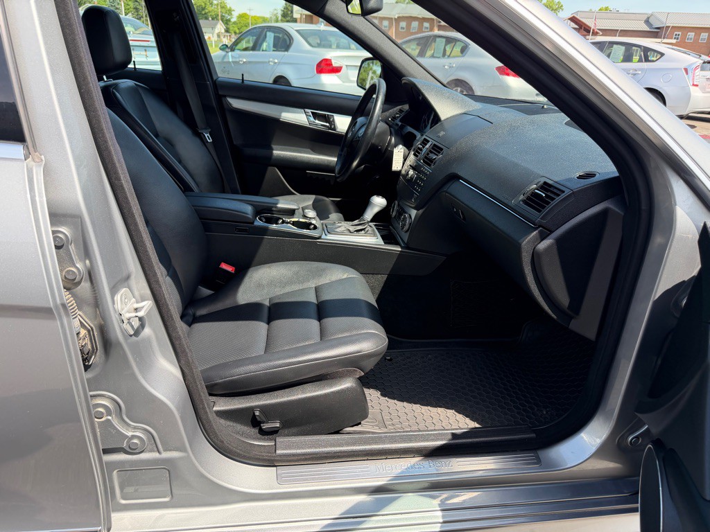 2008 Mercedes-Benz C-Class Image 11