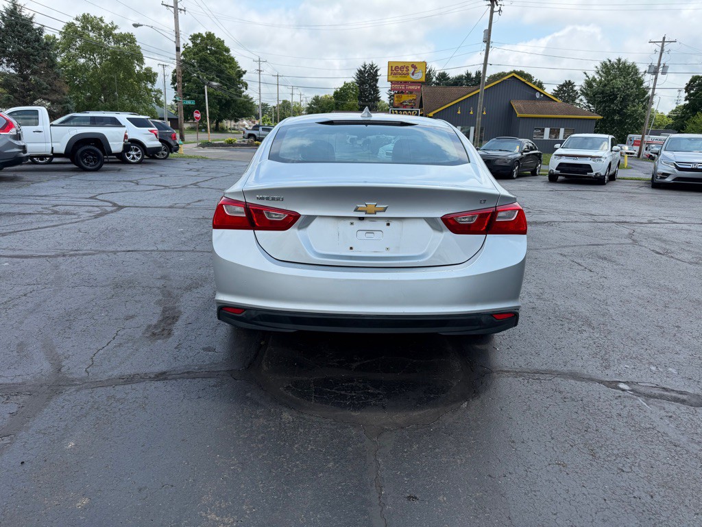 2018 Chevrolet Malibu Image 9