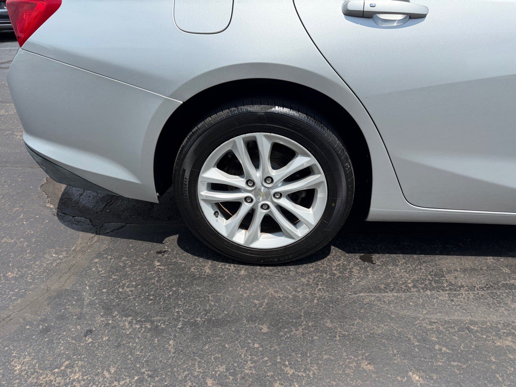 2018 Chevrolet Malibu Image 10