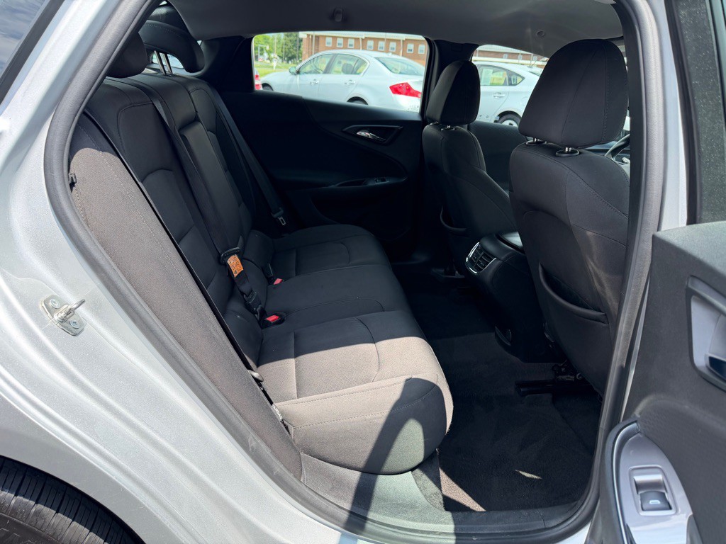 2018 Chevrolet Malibu Image 16