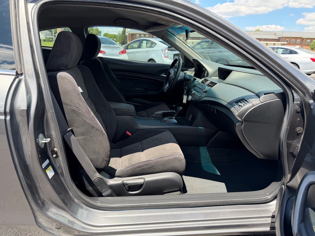 2009 Honda Accord Image 11