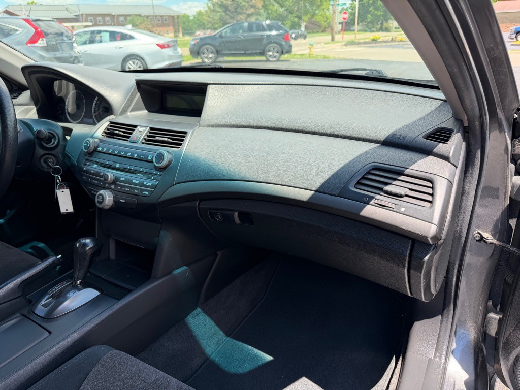2009 Honda Accord Image 12