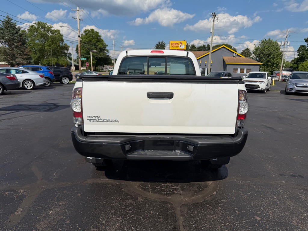 2011 Toyota Tacoma Image 9