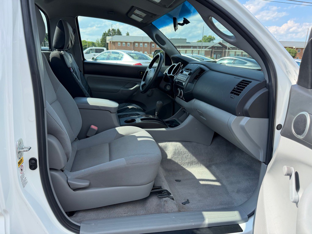 2011 Toyota Tacoma Image 11