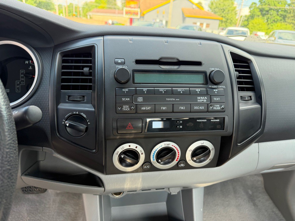 2011 Toyota Tacoma Image 15