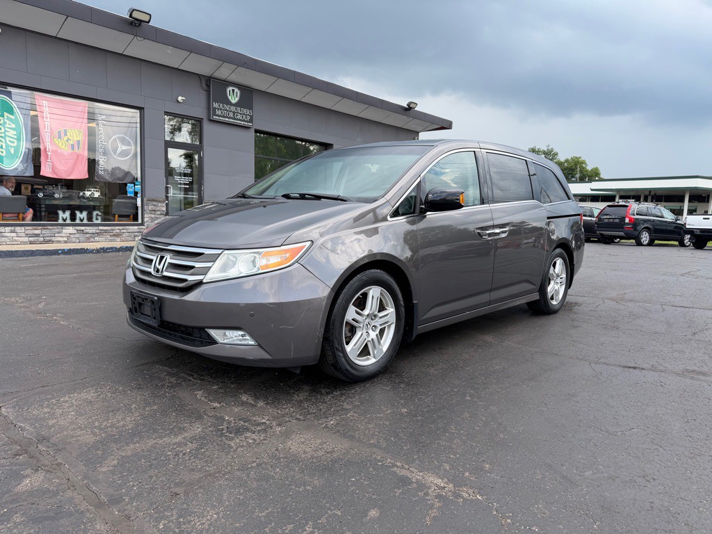 2011 Honda Odyssey Image 2