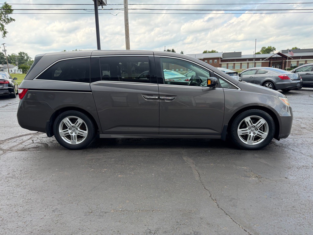 2011 Honda Odyssey Image 6