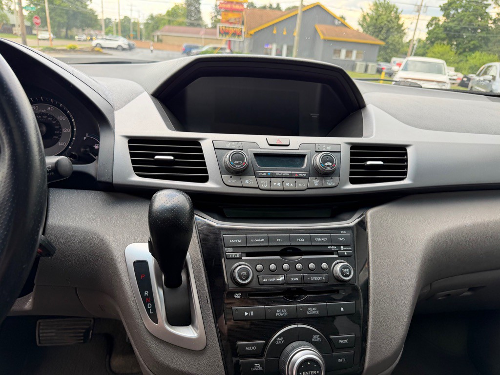 2011 Honda Odyssey Image 15