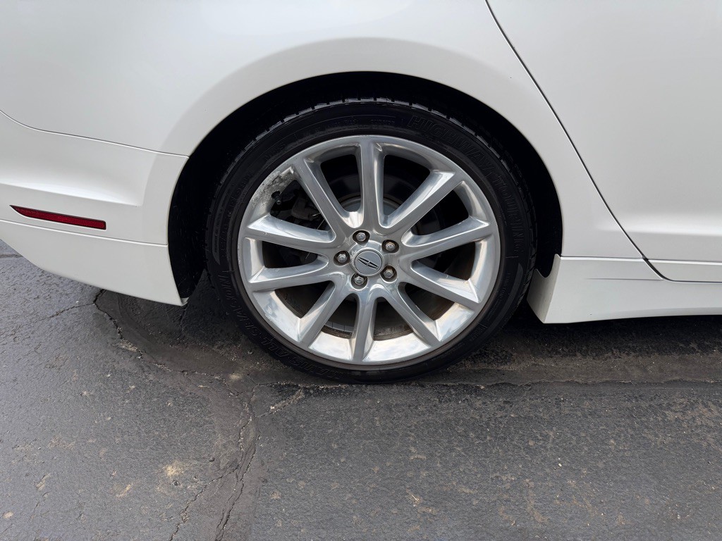 2015 Lincoln MKZ Image 10