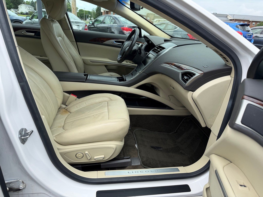 2015 Lincoln MKZ Image 11