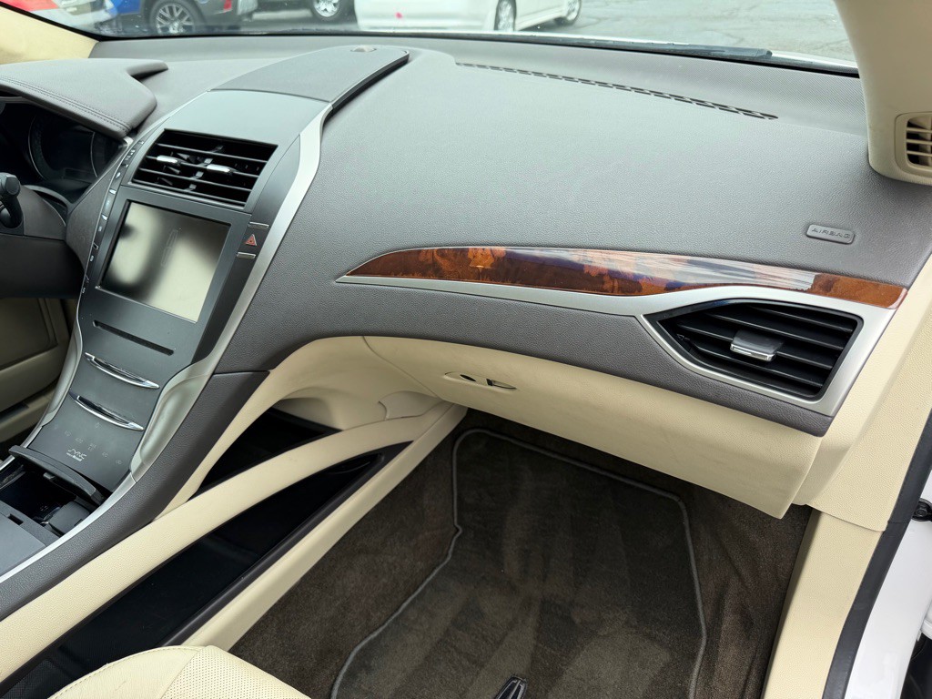 2015 Lincoln MKZ Image 12
