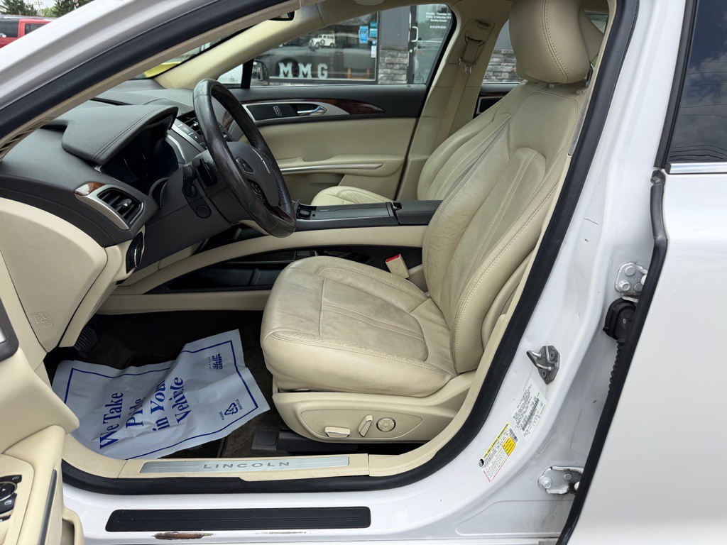 2015 Lincoln MKZ Image 13