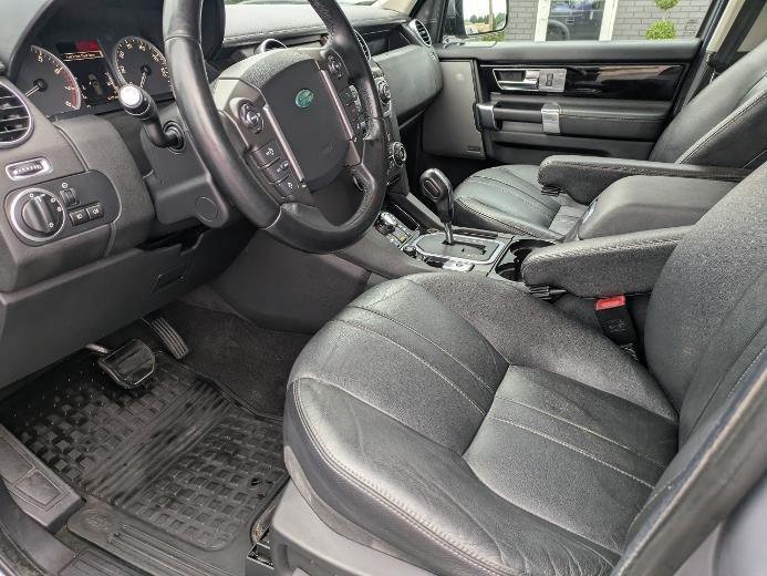 2012 Land Rover LR4 Image 11