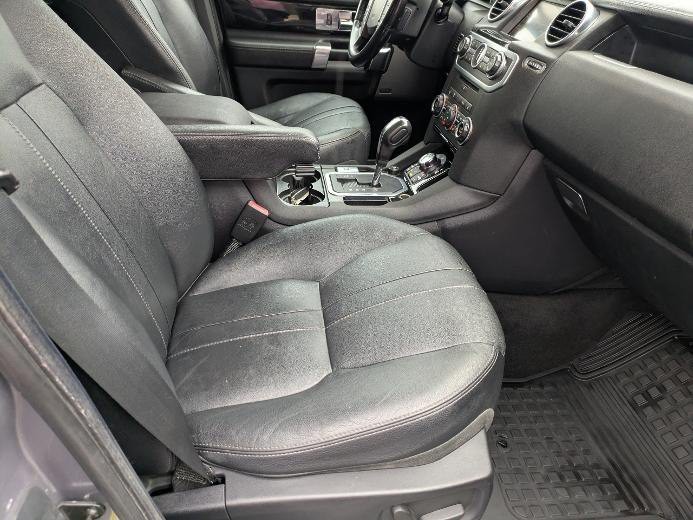 2012 Land Rover LR4 Image 13