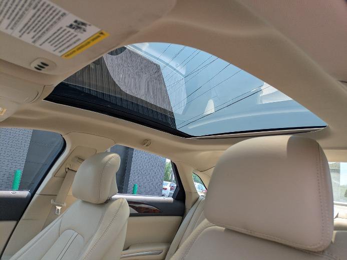 2014 Lincoln MKZ Image 16