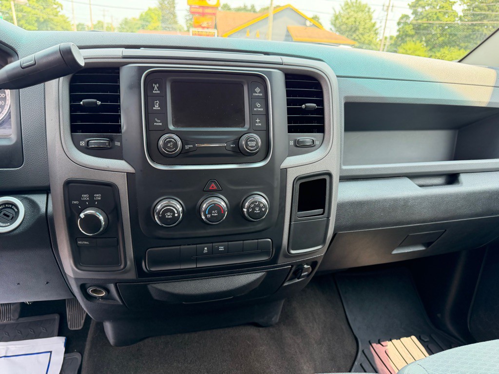 2015 RAM 1500 Image 14