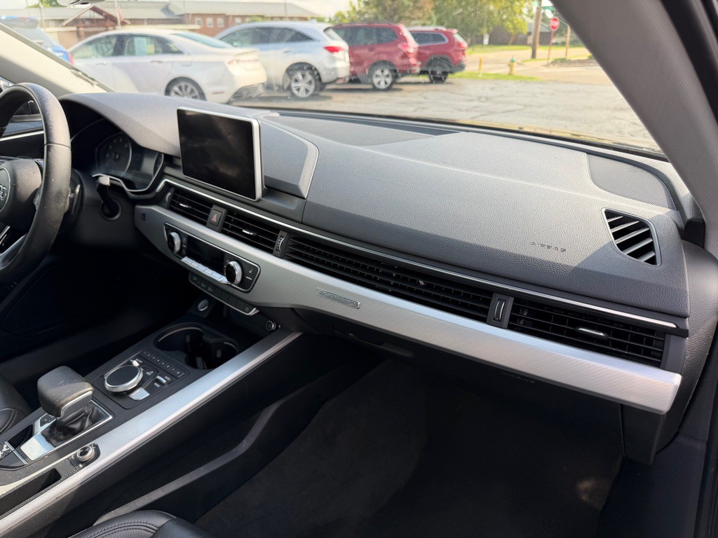 2017 Audi A4 Image 12