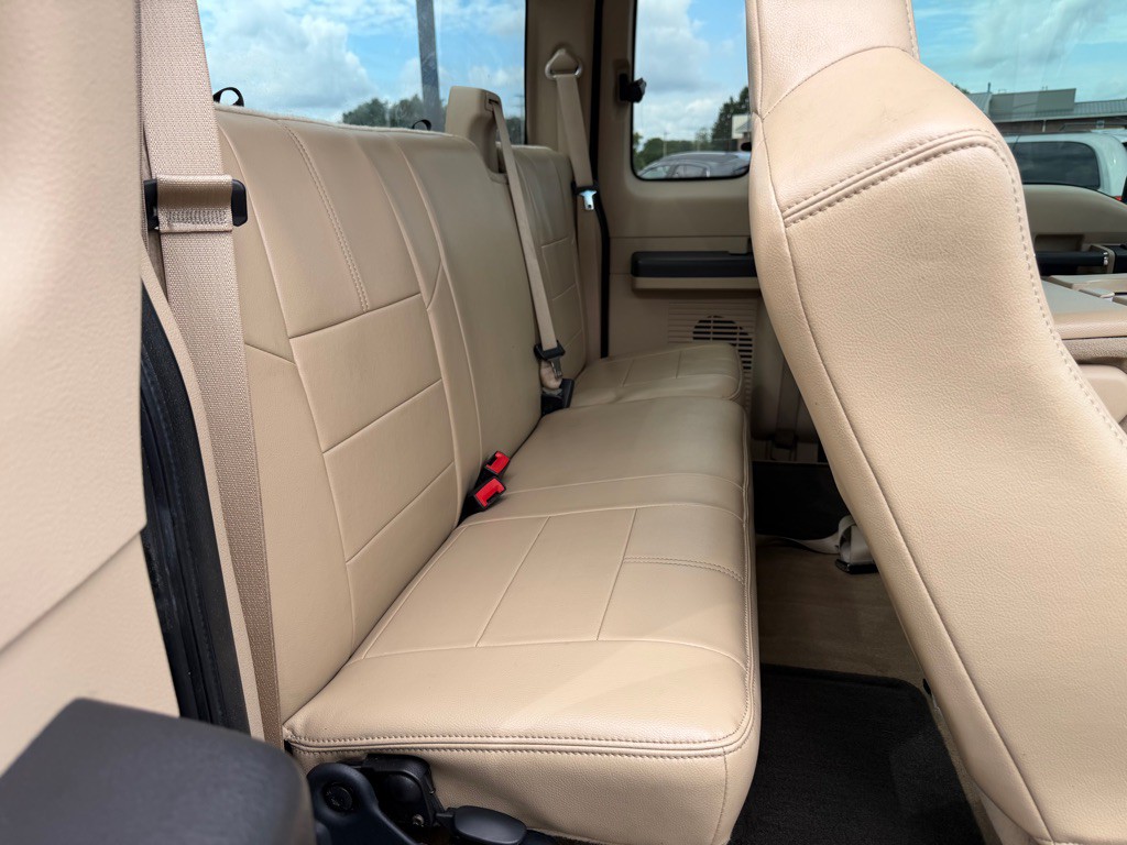 2010 Ford F-250 Image 16