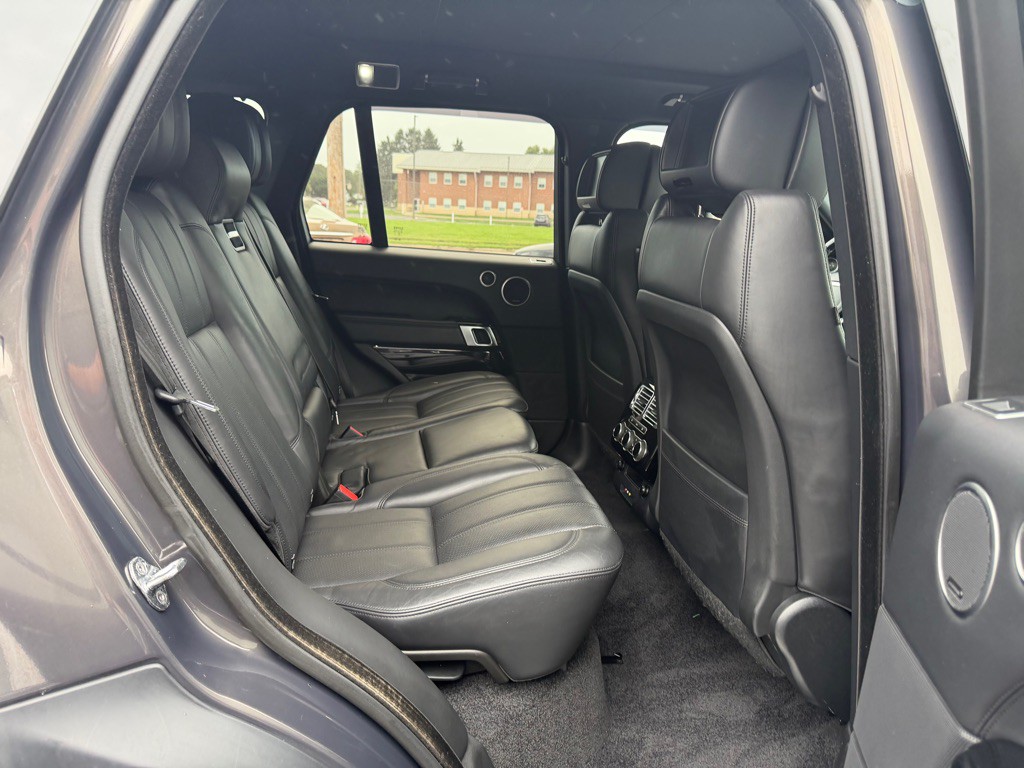 2014 Land Rover Range Rover Image 16