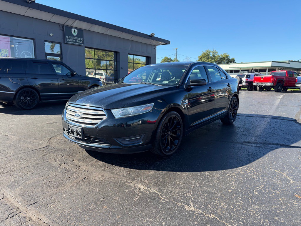 2014 Ford Taurus Image 2