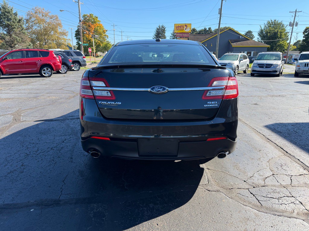 2014 Ford Taurus Image 9