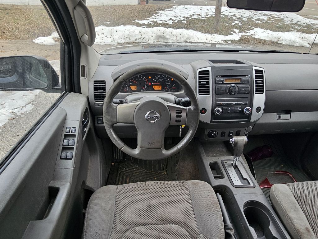 2011 Nissan Frontier Image 9