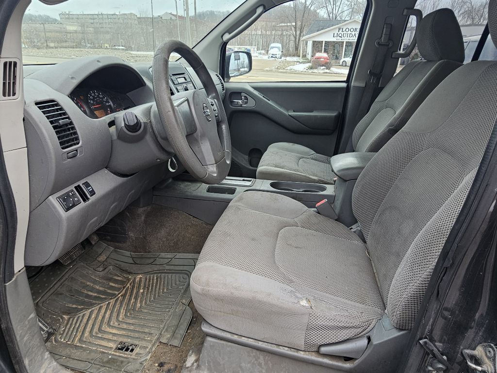 2011 Nissan Frontier Image 10