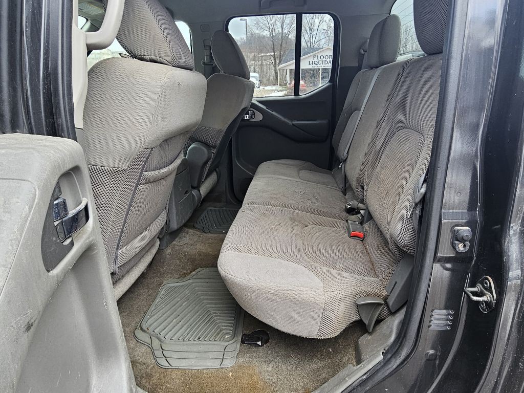 2011 Nissan Frontier Image 11