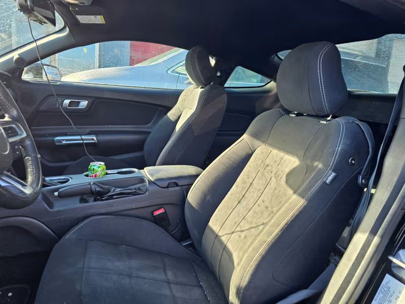 2018 Ford Mustang Image 16