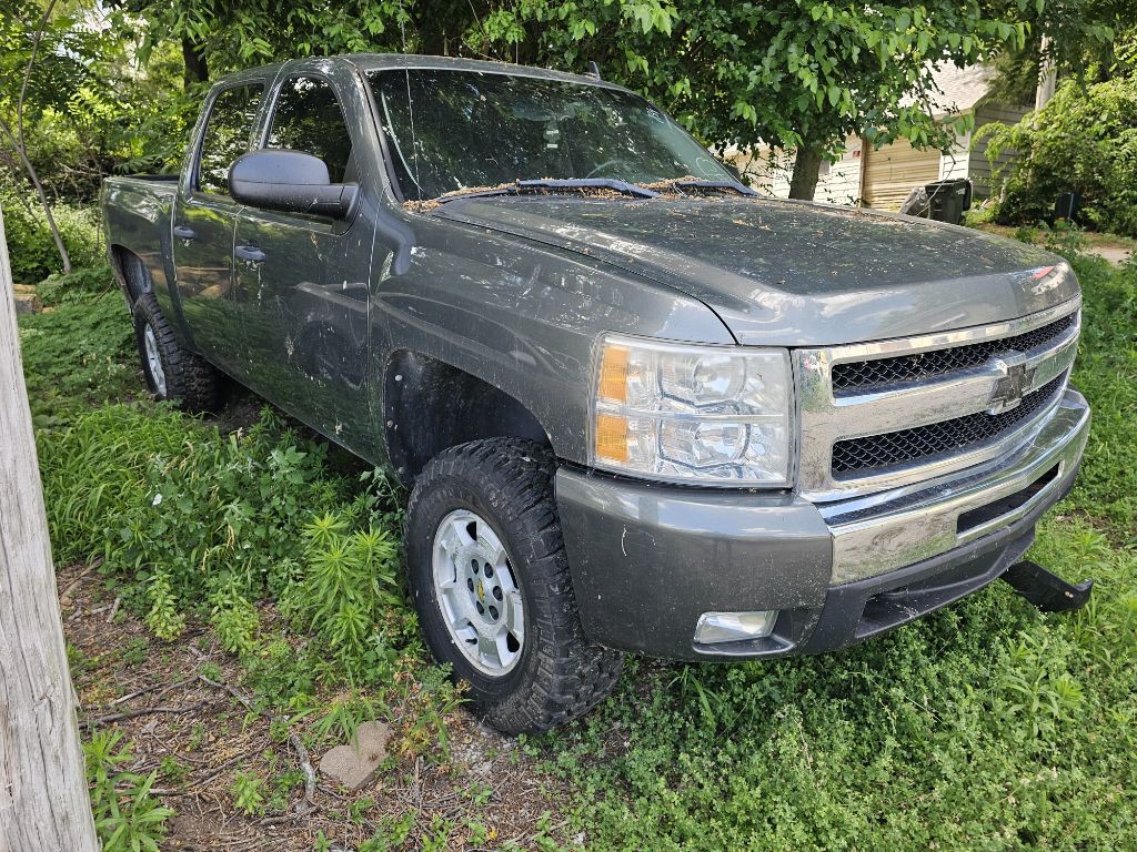 2011 Chevrolet Silverado 1500 Image 2
