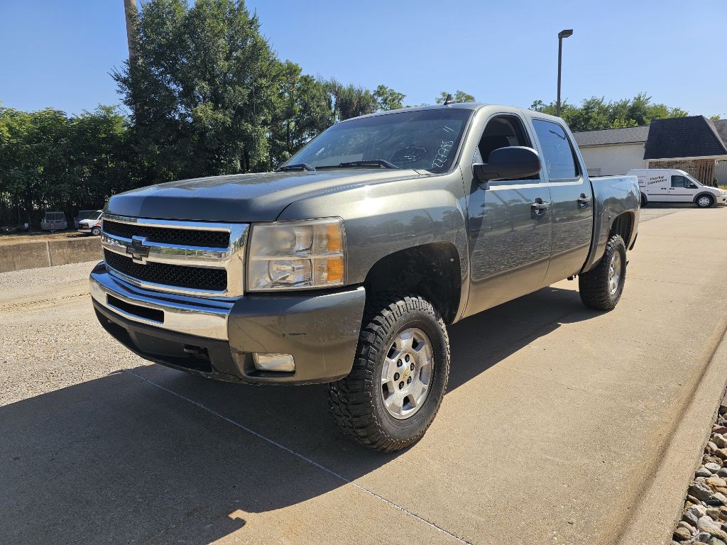 2011 Chevrolet Silverado 1500 Image 3