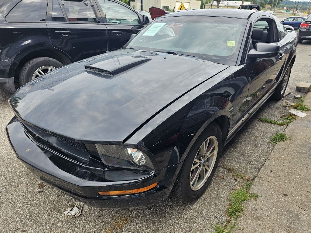 2005 Ford Mustang Image 2