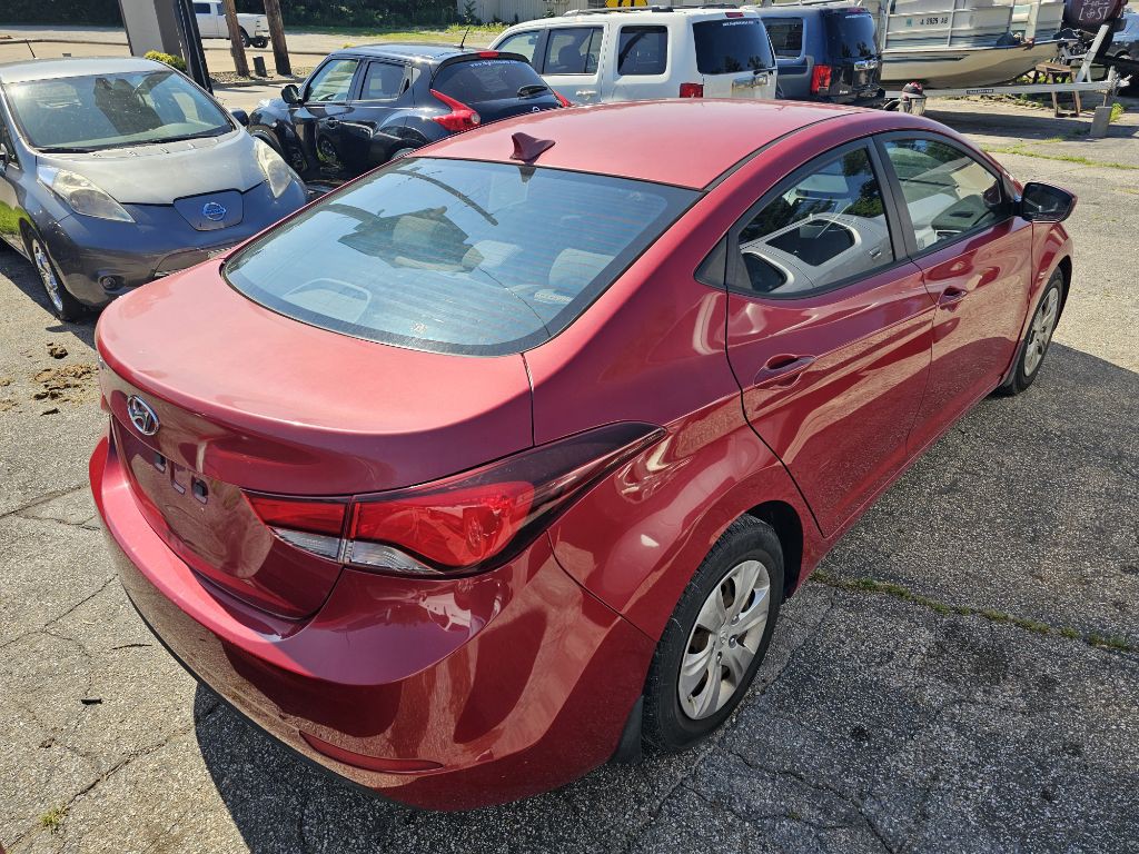 2016 Hyundai Elantra Image 3