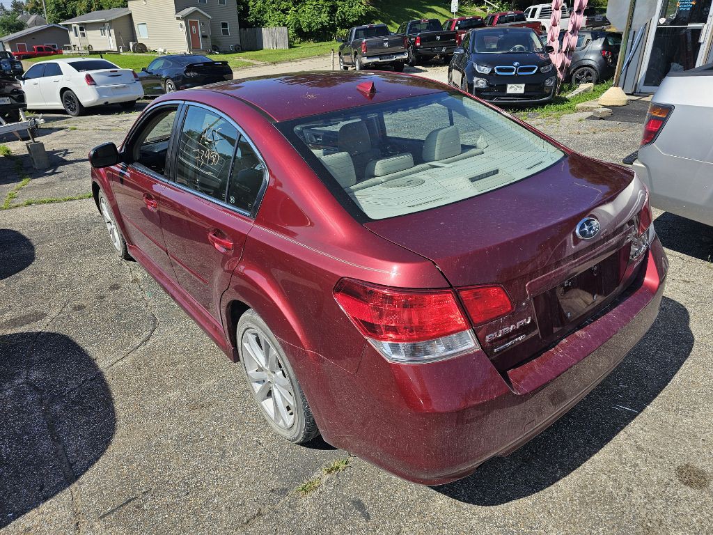 2013 Subaru Legacy Image 4