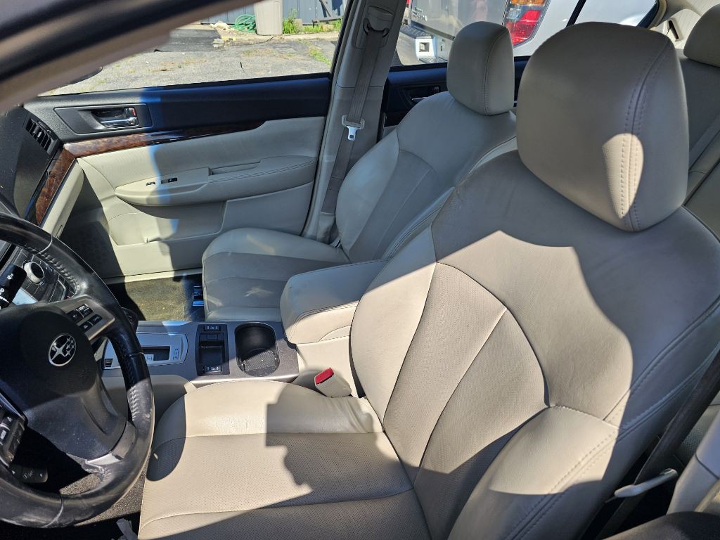 2013 Subaru Legacy Image 6
