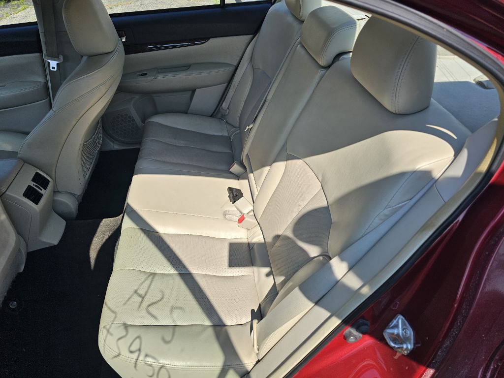 2013 Subaru Legacy Image 7